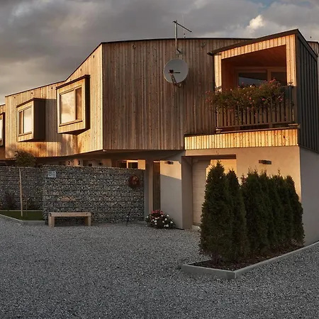 شقة Apartmany Lama Malatiny